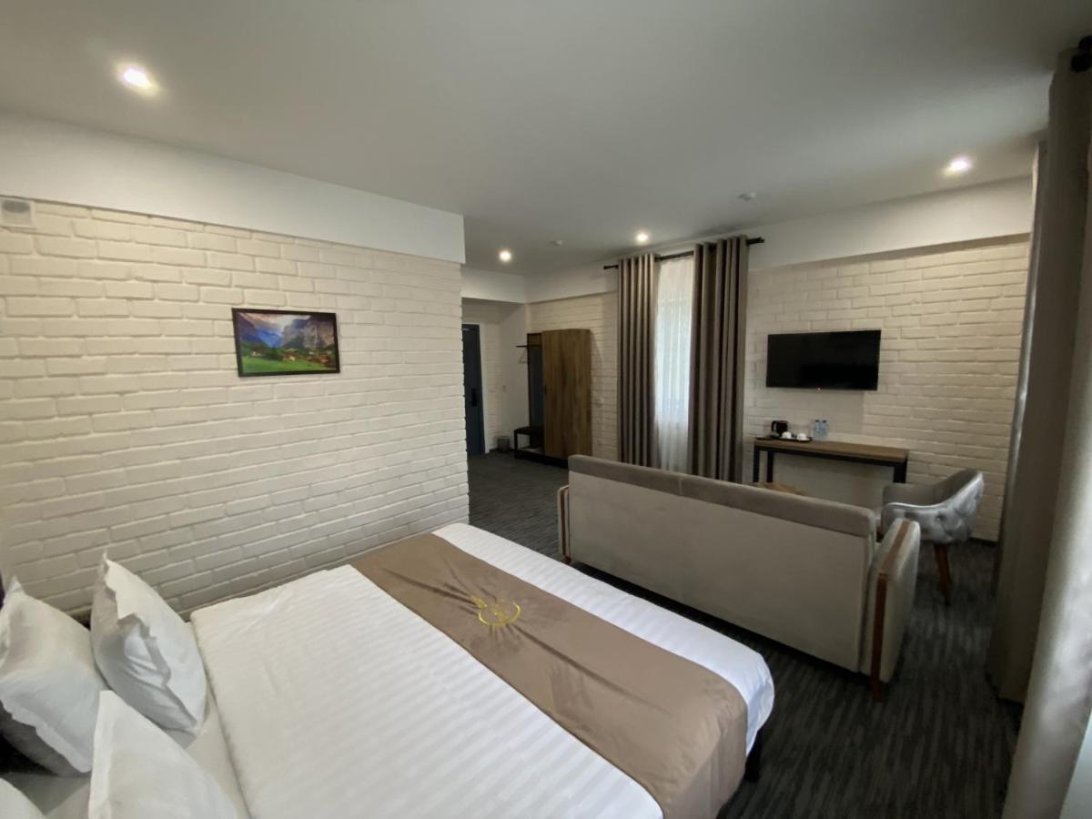 Hotel Vatan Plaza Tashkent Esterno foto
