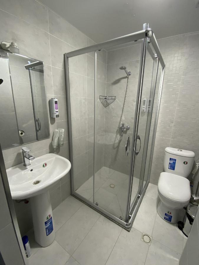 Hotel Vatan Plaza Tashkent Esterno foto